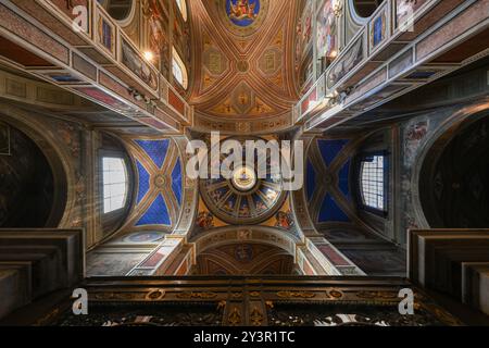 Rome, Italie - Sep 1, 2023 : vue intérieure de la Basilique de nouveaux Augustine in Campo Marzio, Rome, Italie (Basilica di Sant'Agostino in Campo Marzio), Rome, Banque D'Images