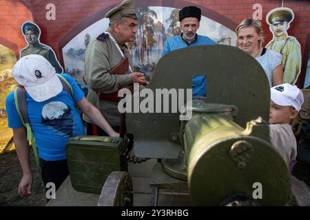 Moscou, Russie. 14 septembre 2024. Participants au dixième festival international 'Village cosaque de Moscou' qui s'est tenu dans la réserve du musée Kolomenskoïe à Moscou, en Russie Banque D'Images