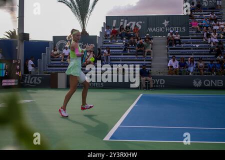 Monastir, gouvernorat de Monastir, Tunisie. 14 septembre 2024. Monastir, Tunisie. 14 septembre 2024. Lucia Bronzetti, d’Italie, joue contre Rebecca Sramkova, de Slovaquie, à la demi-finale Open Jasmin à Monastir, en Tunisie. Le tournoi de tennis professionnel féminin aura lieu au Magic Hotel Skanes de Monastir du 9 au 15 septembre 2024 (crédit image : © Hasan mrad/IMAGESLIVE via ZUMA Press Wire) USAGE ÉDITORIAL SEULEMENT! Non destiné à UN USAGE commercial ! Banque D'Images