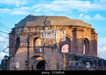 Le Tempio di Minerva Medica à Rome, en Italie, est un nymphée du IVe siècle après JC qui faisait partie à l'origine du complexe Horti Liciniani. Banque D'Images