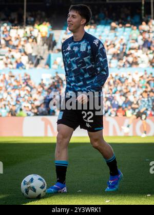 Racing Club de Avellaneda a reçu Boca Juniors au stade Presidente Perón pour jouer la 14e journée de l'AFA Argentine Professional Football League. Avec des buts de Juan Nardoni et Roger Martínez, Racing bat Boca 2-1, qu'ils marquent grâce à Milton Gimenez. Le lendemain, Boca Juniors reçoit River plate au stade la Bombonera pour une nouvelle édition du Superclásico de football argentin. Usage éditorial exclusif/@facamorales Banque D'Images