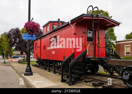 Caboose exposé avec la locomotive Shay 'Tollie' à Shelton, État de Washington, États-Unis Banque D'Images