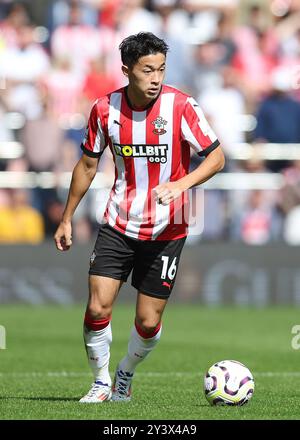 Southampton, Royaume-Uni. 14 septembre 2024. Yukinari Sugawara de Southampton lors du premier League match au St Mary's Stadium de Southampton. Le crédit photo devrait se lire : Paul Terry/Sportimage crédit : Sportimage Ltd/Alamy Live News Banque D'Images