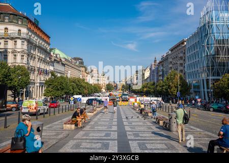 Prague, République Tchèque - 28 août 2024 : reconstruction d'une partie de la place Venceslas, construction de voies de tramway, modernisation des infrastructures de Venceslas Banque D'Images