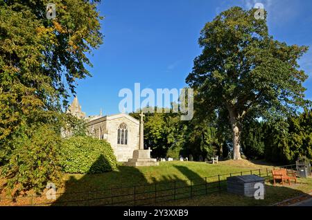 Église St Andrews dans le village de Hambleton sur une péninsule sur Rutland Water, le plus grand réservoir d'Angleterre. Banque D'Images