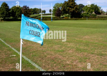 Fondée par Prince Albert Framlingham College est une école secondaire payante Suffolk avec un bâtiment historique et des terrains de jeu en gazon naturel Banque D'Images