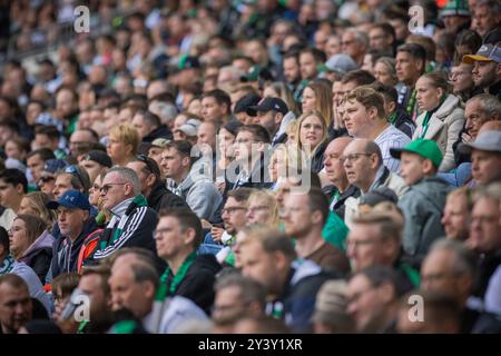 Moenchengladbach, Allemagne. 14e septembre 2024. Martina Voss-Tecklenburg im Fanblock Borussia Mönchengladbach - VfB Stuttgart 14.09.2024 Copyright (nur f Banque D'Images