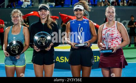 Monastir, gouvernorat de Monastir, Tunisie. 14 septembre 2024. Monastir, Tunisie, 14 septembre 2024. Mayar Sherif, d'Égypte, Anna Blinkova, de Russie, Anastasia Zakharova, de Russie, et Alina Korneeva, de Russie, reçoivent leurs trophées après la finale des doubles femmes à l'Open de Jasmin. Le tournoi de tennis professionnel féminin a lieu au Magic Hotel Skanes de Monastir du 9 au 15 septembre 2024 à Monastir, Tunisie (crédit image : © Hasan mrad/IMAGESLIVE via ZUMA Press Wire) USAGE ÉDITORIAL SEULEMENT! Non destiné à UN USAGE commercial ! Banque D'Images