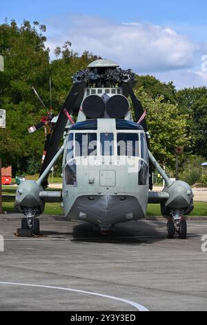 Gosport, Angleterre. 14 septembre 2024. Royal Navy Sikorsky SH-3D Sea King XV370 exposé au HMS Sultan. Septembre 2024. Banque D'Images