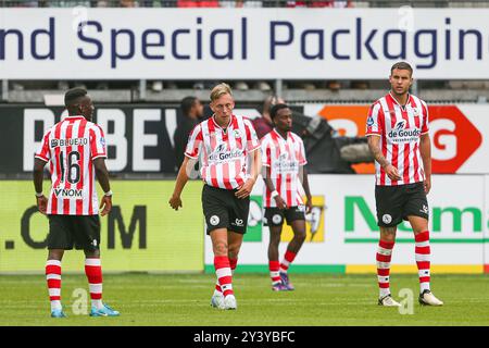ROTTERDAM, 15-9-24, Stadium het Kasteel, Dutch eredivisie, Sparta Rotterdam - Go Ahead Eagles, Go Ahead Eagles joueur Victor Edvardsen marque 0-2, Sparta Julian Baas, Sparta Mike Eerdhuijzen, Sparta Joshua Kitolano crédit : Pro Shots/Alamy Live News Banque D'Images
