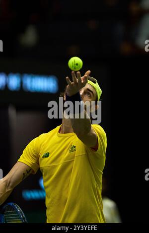 Jordan Thompson, de l'équipe d'Australie, contre Pablo Carreno Busta, de l'équipe d'Espagne, lors de la finale de la Coupe Davis, match en simple du Groupe B 1, le 15 septembre 2024 A. Banque D'Images