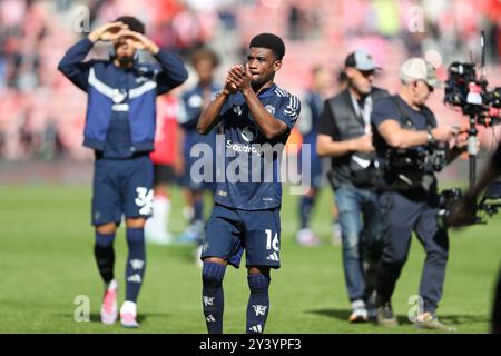 Southampton, Royaume-Uni. 14 septembre 2024. Southampton, Royaume-Uni. 14 septembre 2024. Le milieu de terrain de Manchester United Amad Diallo (16 ans) applaudit les fans de United après le match Southampton FC contre Manchester United FC English premier League à Mary's Stadium, Southampton, Angleterre, Royaume-Uni le 14 septembre 2024 crédit : Every second Media/Alamy Live News Banque D'Images