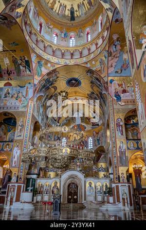 Podgorica, Monténégro, 5 août 2024. Intérieur de la Cathédrale de la Résurrection du Christ. Banque D'Images