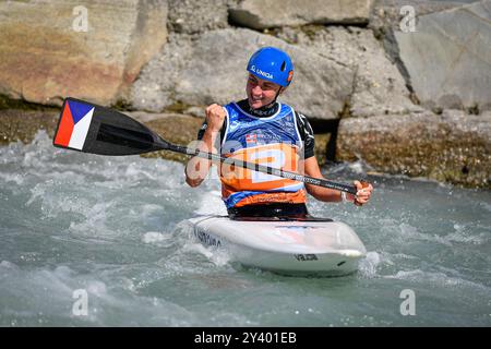 Turin, Italie, Italie. 14 septembre 2024. Italie, Ivrea 14 septembre 2024 . Dora Baltea au stade de canoë à Ivrea (ITA). Coupe du monde de slalom de canoë ICF 4.C1 femmes. Satkova Gabriela 2 (CZE). Médaille d'or (crédit image : © Tonello Abozzi/Pacific Press via ZUMA Press Wire) USAGE ÉDITORIAL SEULEMENT! Non destiné à UN USAGE commercial ! Banque D'Images