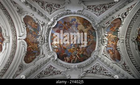 Stuc baroque et fresque au plafond créée au 17ème siècle, cathédrale de Passau, Passau, basse-Bavière, Bavière, Allemagne, Europe Banque D'Images