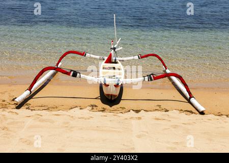 Pêche en saillie sur la plage de Sanur, Bali, Indonésie, Asie Banque D'Images