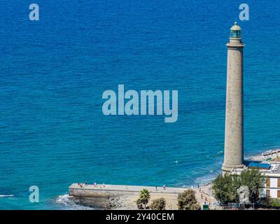 Vue aérienne du phare de Maspalomas, Gran Canaria, Espagne. Le front de mer de Punta de Maspalomas est dominé par un phare de 56 mètres de haut Banque D'Images