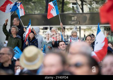 Paris, France. 14 septembre 2024. Ambiance lors de la Parade des Champions sur les champs Elysées. Paris, le 14 septembre 2024. Photo de Jeremy Paoloni/ABACAPRESS. COM Credit : Abaca Press/Alamy Live News Banque D'Images