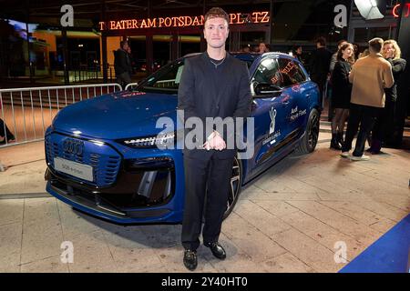 Verleihung Deutscher Schauspielpreis 2024 Maximilian Scheidt BEI der Verleihung Deutscher Schauspielpreis 2024 im Club Theater Berlin. 13.09.2024 *** cérémonie du Prix allemand d'acteur 2024 Maximilian Scheidt lors de la cérémonie du Prix allemand d'acteur 2024 au Club Theater Berlin 13 09 2024 Copyright : xEventpressx/xSaschaxRadkex Banque D'Images