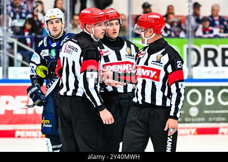 Schiedsrichter, Feature, Symbolfoto, GER, Iserlohn Roosters vs. Düsseldorfer EG, Eishockey, Testspiel, Spielzeit 2023/2024, 15.09.2024, Foto : Jonas Brockmann/Eibner-Pressefoto Banque D'Images