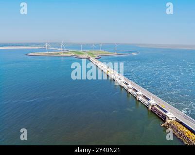 Aérien depuis le barrage anti-ondes de tempête d'Oosterschelde en Zélande aux pays-Bas Banque D'Images