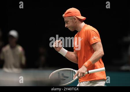 Bologne, Italie. 15 septembre 2024. Tallon Griekspoor célèbre lors de la finale de la Coupe Davis 2024 le match du Groupe A entre Flavio Cobolli (Italie) et Tallon Griekspoor (pays-Bas) à l'Unipol Arena, Bologne, Italie - 15 septembre 2024. Sport - Tennis. (Photo de Massimo Paolone/LaPresse) crédit : LaPresse/Alamy Live News Banque D'Images