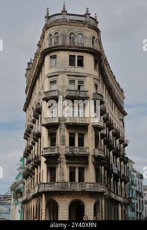 720 Edificio Moure Building, immeuble des années AD 1930 dans le quartier Chinatown Triangle, Calles Aguila et Dragones Streets, jonction Zanja Avenue. La Havane-Cuba. Banque D'Images