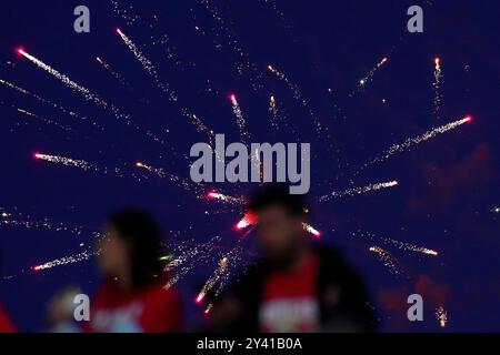 Monza, Italie. 15 septembre 2024. Les supporters de Monza et les feux d'artifice avant le match de football Serie A entre Monza et Inter au stade U-Power de Milan, dans le nord de l'Italie - dimanche 15 septembre 2024. Sport - Soccer . (Photo de Spada/LaPresse) crédit : LaPresse/Alamy Live News Banque D'Images