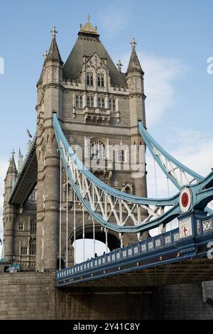Tower Bridge est un pont à bascule, suspension et, jusqu'en 1960, à porte-à-faux à Londres. Banque D'Images
