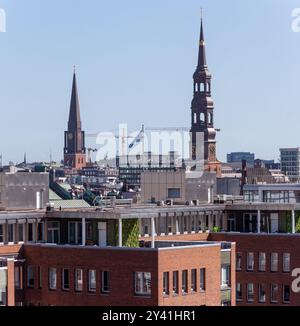 HAMBOURG, ALLEMAGNE - 12 AOÛT 2024 : vue sur Hambourg depuis Elbphilharmonie Banque D'Images