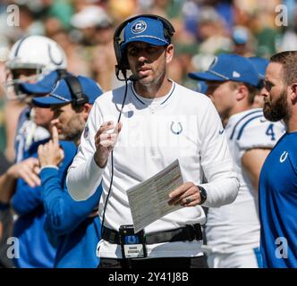 Green Bay, États-Unis. 15 septembre 2024. L’entraîneur-chef des Colts d’Indianapolis, Shane Steichen, marche sur la ligne de touche pendant le match de la NFL entre les Colts d’Indianapolis et les Packers de Green Bay au lambeau Field à Green Bay, WISCONSIN, LE dimanche 15 septembre 2024. Photo de Tannen Maury/UPI. Crédit : UPI/Alamy Live News Banque D'Images