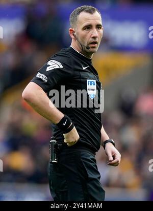 Wolverhampton, Royaume-Uni. 15 septembre 2024. Arbitre Chris Kavanagh lors du match de premier League à Molineux, Wolverhampton. Le crédit photo devrait se lire : Andrew Yates/Sportimage crédit : Sportimage Ltd/Alamy Live News Banque D'Images