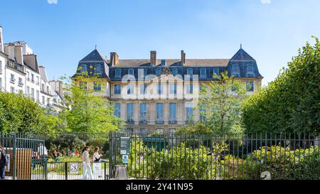 Paris, France, 15 septembre 2024, jardin de l'Hôtel-Salé-Léonor-fini dans le quartier du Marais, éditorial exclusif. Banque D'Images