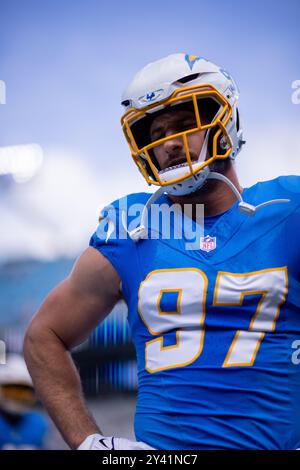 Charlotte, Caroline du Nord, États-Unis. 15 septembre 2024. Joey Bosa, linebacker des Los Angeles Chargers (97) avant le match de la NFL à Charlotte, Caroline du Nord. (Scott Kinser/Cal Sport Media). Crédit : csm/Alamy Live News Banque D'Images