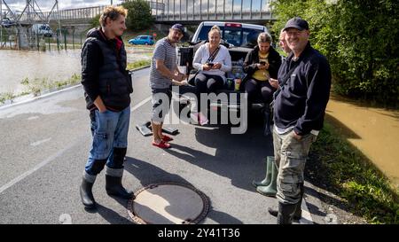 Ostrava, République tchèque. 15 septembre 2024. Ostrava Koblov inondée par la rivière Odra lors de fortes pluies à Ostrava, République tchèque, le 15 septembre 2024. Crédit : Petr Sznapka/CTK photo/Alamy Live News Banque D'Images