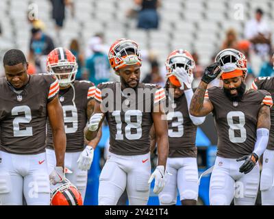 Jacksonville, Floride, États-Unis. 15 septembre 2024. Récepteur large des Browns de Cleveland Amari Cooper (2) récepteur large des Browns de Cleveland David Bell (18) récepteur large des Browns de Cleveland Elijah Moore (8) avant un match contre les Jaguars de Jacksonville à Jacksonville, FL. Romeo T Guzman/Cal Sport Media/Alamy Live News Banque D'Images