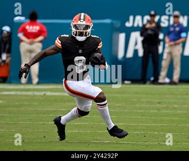 Jacksonville, États-Unis. 15 septembre 2024. Elijah Moore, receveur de Cleveland Wide, court pour le parcours après avoir fait une réception au premier quart-temps alors que les Browns affrontent les Jaguars au stade EverBank de Jacksonville, en Floride, le dimanche 15 septembre 2024. Cleveland bat Jacksonville par un score de 18-13. Photo de Joe Marino/UPI. Crédit : UPI/Alamy Live News Banque D'Images