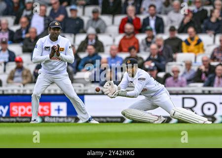 Kia Oval, Londres, Royaume-Uni. 6 septembre 2024. 3e Rothesay Cricket test match, premier jour, Angleterre contre Sri Lanka ; Dinesh Chandimal du Sri Lanka fait une halte derrière le wicket Credit : action plus Sports/Alamy Live News Banque D'Images