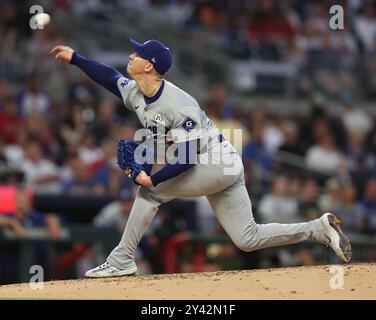 Atlanta, États-Unis. 15 septembre 2024. Walker Buehler, lanceur des Dodgers de Los Angeles, lance un terrain en deuxième manche lors du match contre les Braves d'Atlanta au Truist Park le dimanche 15 septembre 2024 à Atlanta, en Géorgie. Photo de Mike Zarrilli/UPI crédit : UPI/Alamy Live News Banque D'Images