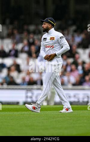 Kia Oval, Londres, Royaume-Uni. 7 septembre 2024. 3ème match de test de cricket de Rothesay, deuxième jour, Angleterre contre Sri Lanka ; Kusal Mendis attrape Jamie Smith d'Angleterre au bowling de Vishwa Fernando pour 16 avec le score sur 290 pour 5 crédit : action plus Sports/Alamy Live News Banque D'Images