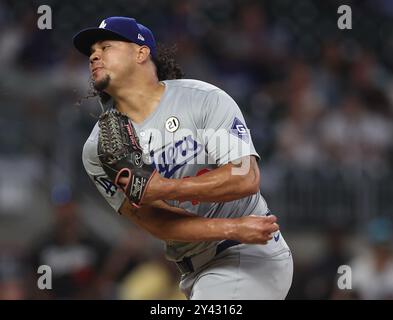 Atlanta, États-Unis. 15 septembre 2024. Le lanceur des Dodgers de Los Angeles Brusdar Graterol lance un terrain en neuvième manche lors du match contre les Braves d'Atlanta au Truist Park le dimanche 15 septembre 2024 à Atlanta, en Géorgie. Photo de Mike Zarrilli/UPI crédit : UPI/Alamy Live News Banque D'Images