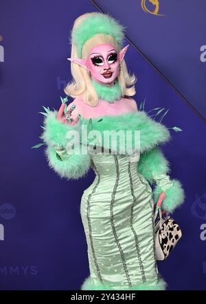 Los Angeles, États-Unis. 15 septembre 2024. Dawn arrive pour la 76e édition des Primetime Emmy Awards au Peacock Theater de Los Angeles le dimanche 15 septembre 2024. Photo de Chris Chew. Crédit : UPI/Alamy Live News Banque D'Images