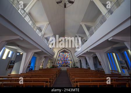 Cap Ferret, France - août 2024 : intérieur de l'église notre Dame des Flots au Cap Ferret, sur le bassin d'Arcachon, France Banque D'Images