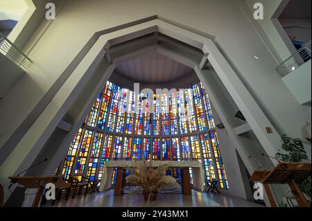 Cap Ferret, France - août 2024 : intérieur de l'église notre Dame des Flots au Cap Ferret, sur le bassin d'Arcachon, France Banque D'Images