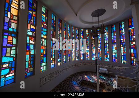 Cap Ferret, France - août 2024 : intérieur de l'église notre Dame des Flots au Cap Ferret, sur le bassin d'Arcachon, France Banque D'Images