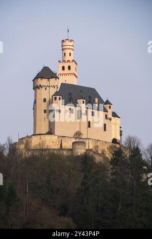 Marksburg, Château de Braubach, Rhénanie-Palatinat, Allemagne un jour de printemps Banque D'Images