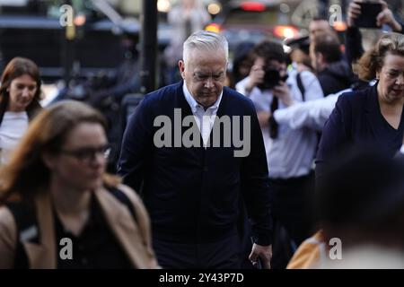 L'ancien diffuseur de la BBC Huw Edwards arrive au tribunal de première instance de Westminster, à Londres, où il doit être condamné après avoir plaidé coupable à trois chefs d'accusation pour avoir fait des images indécentes d'enfants. Date de la photo : lundi 16 septembre 2024. Banque D'Images