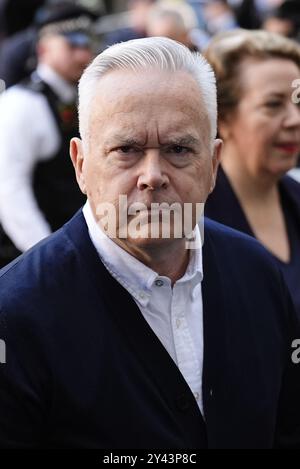 L'ancien diffuseur de la BBC Huw Edwards arrive au tribunal de première instance de Westminster, à Londres, où il doit être condamné après avoir plaidé coupable à trois chefs d'accusation pour avoir fait des images indécentes d'enfants. Date de la photo : lundi 16 septembre 2024. Banque D'Images