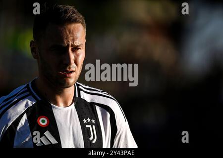 Teun Koopmeiners de la Juventus FC regarde pendant le match de Serie A entre l'Empoli FC et la Juventus FC au stade Carlo Castellani à Empoli (Italie), le 14 septembre 2024. Banque D'Images