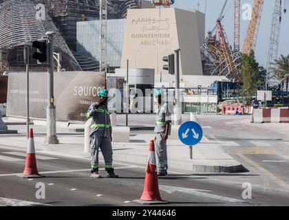 14 septembre 2024, Saint Ouen, Paris, France : le Guggenheim Abu Dhabi est un musée dont l'ouverture est prévue en 2025 à Abu Dhabi, la capitale de l'Émirat d'Abu Dhabi et des Émirats arabes Unis. Le bâtiment qui l'abritera a été conçu par l'architecte Frank Gehry, qui a également conçu le Guggenheim à Bilbao, et ses coûts de construction et d'équipement sont entièrement financés par l'Autorité du tourisme et du patrimoine d'Abu Dhabi. Sa superficie de â€‹ â€ › 30 000 m2 sera 25% plus grande que celle du musée de Bilbao, ce qui en fait le plus grand des musées de la Fondation Solomon R. Guggenheim (crédit image : © Sadak Banque D'Images